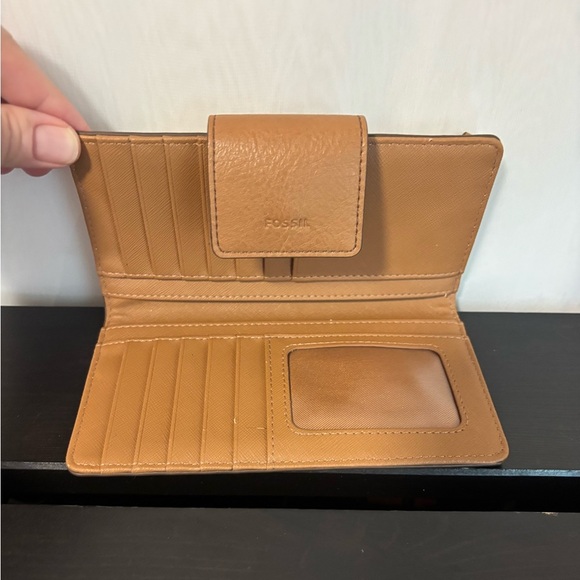 🤍 Fossil Kinley Tan & White Bifold Wallet – EUC 🤍 - Picture 9 of 9